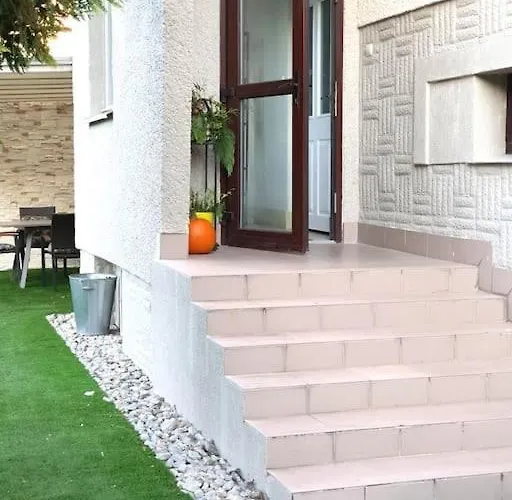 Apartament Apartament. *